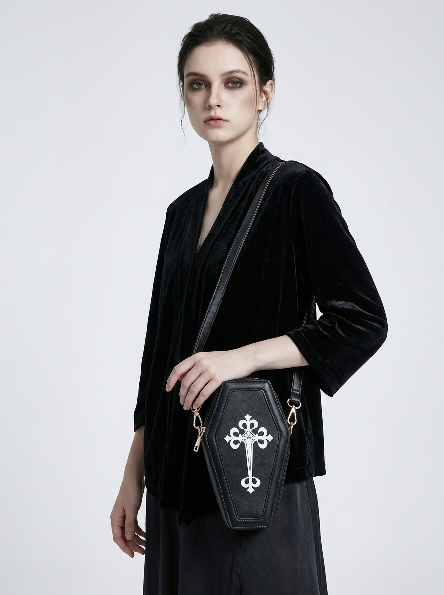 🖤 Gothic Girl Crossbody Bag