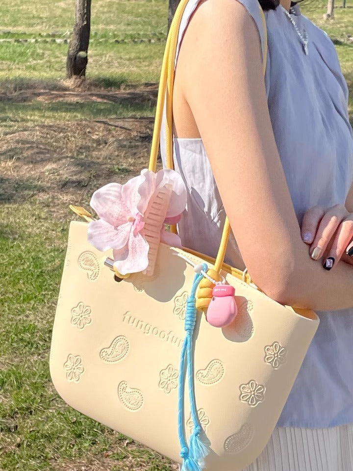 Fungoofun Cashew-Flower Tote side