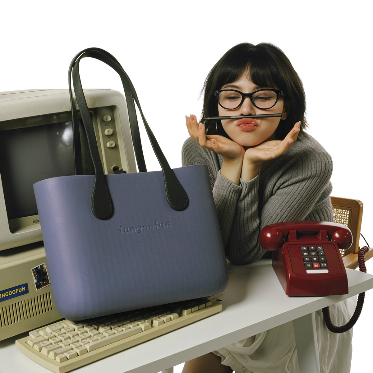Fungoofun Tongtong Tote styled