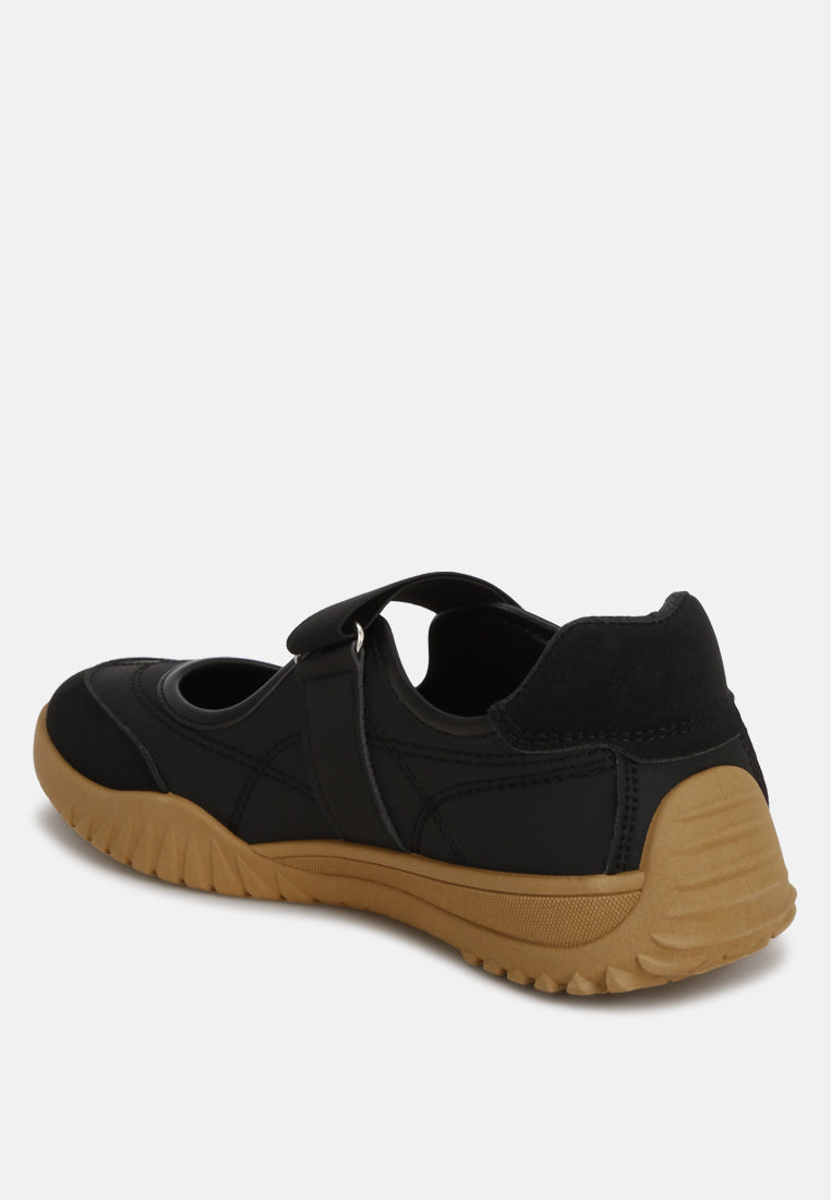 Kairus Adjustable Strap Closure Sneakers