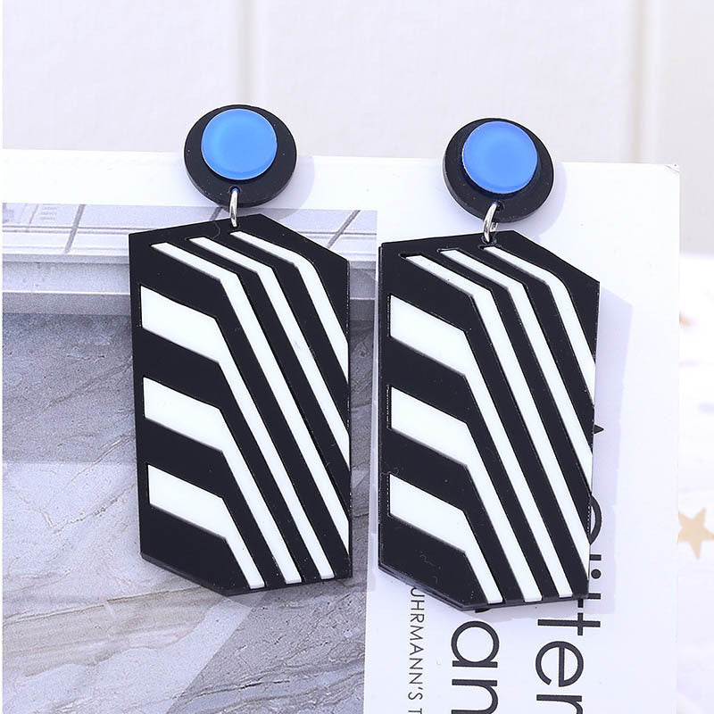 Geometric Stripe Acrylic Drop Earrings – Black & White