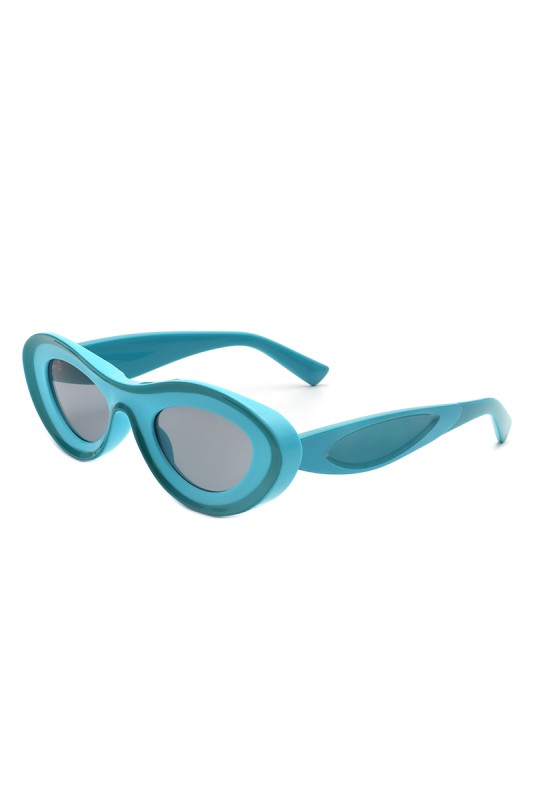 Retro Oval Bold Futuristic Sunglasses - colour variant view