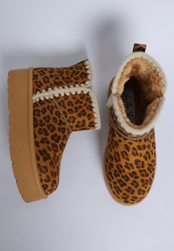 Rochas Leopard Print Snow Boots - detail close-up